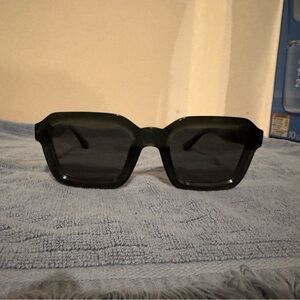 Modern Black Square Sunglasses